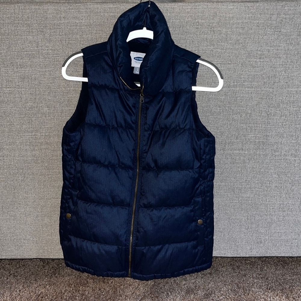Never Worn Old Navy Puffer Vest Small